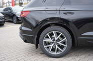 Volkswagen Touareg R-Line Platinum 3