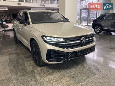 Volkswagen Touareg 2025 R-Line Platinum 4