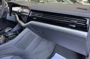 Volkswagen Touareg R-Line Platinum 3