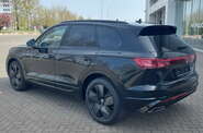Volkswagen Touareg R-Line Platinum 1