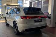 Volkswagen Touareg R-Line Platinum 3