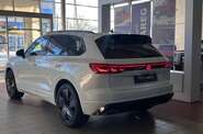 Volkswagen Touareg R-Line Platinum 3