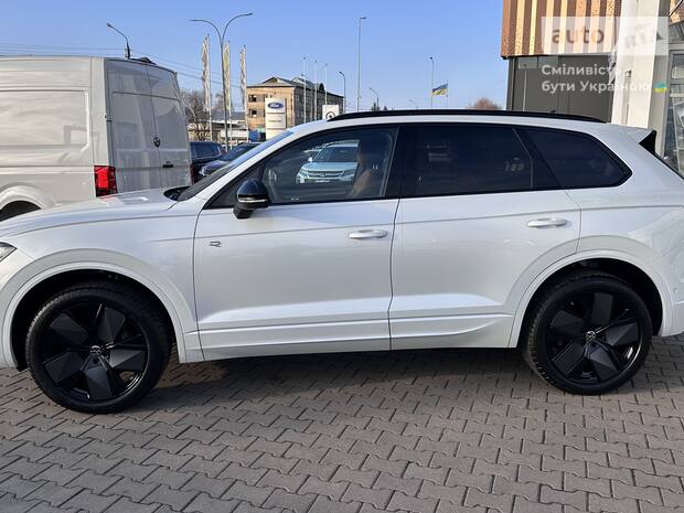 Кроссовер Volkswagen Touareg 2026 в Николаев Кроссовер Volkswagen Touareg 2026 в Николаев