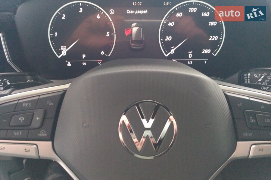 Volkswagen Touareg - фото 13