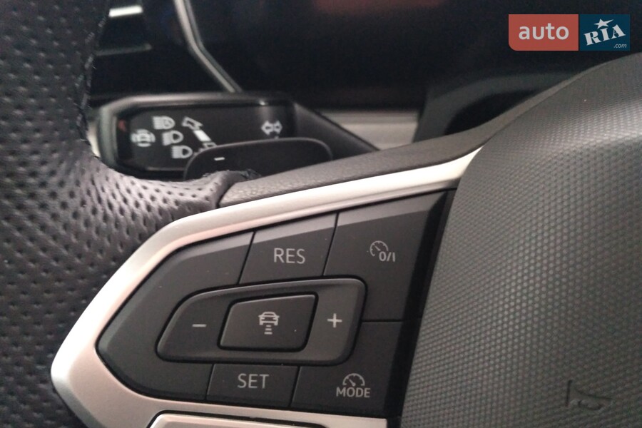 Volkswagen Touareg - фото 14