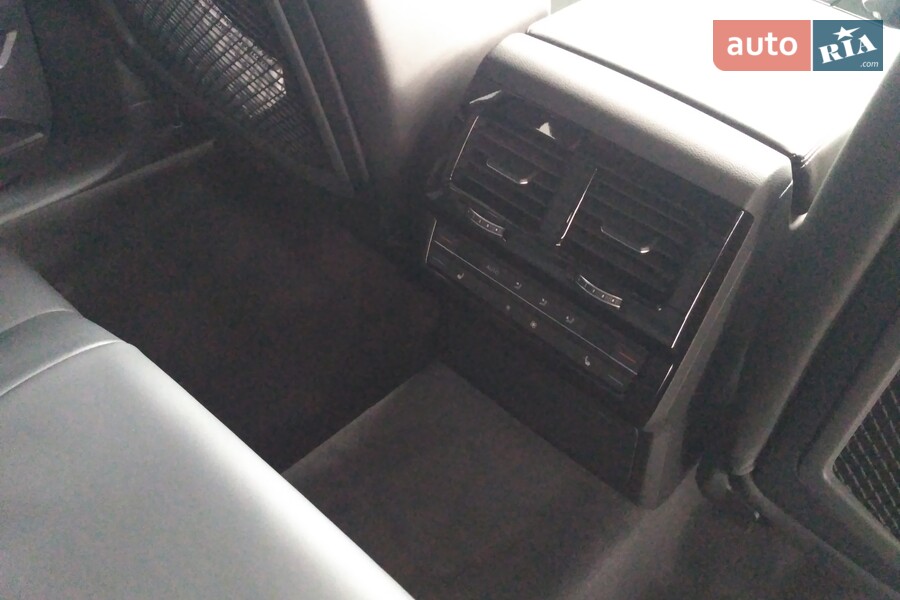 Volkswagen Touareg - фото 28