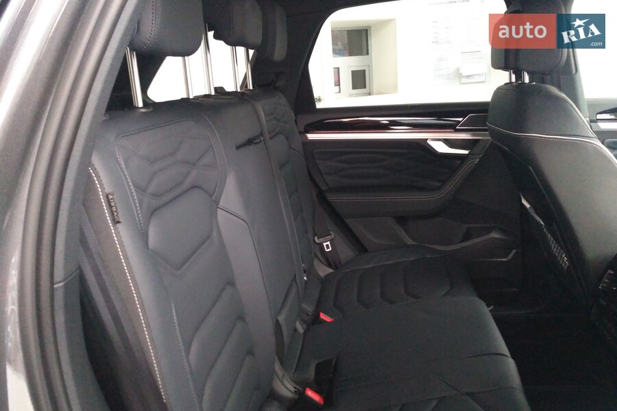 Volkswagen Touareg - фото 26