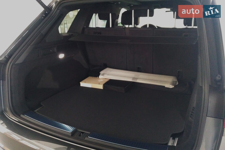 Volkswagen Touareg - фото 34