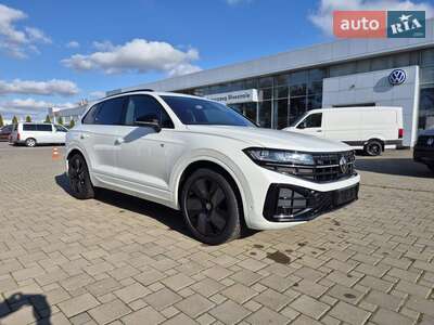Volkswagen Touareg R-Line Platinum+ 3.0 TDI AT (286 к.с.) AWD 2026