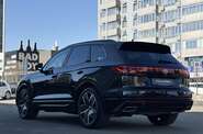 Volkswagen Touareg R-Line Platinum 1
