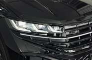 Volkswagen Touareg R-Line Platinum 3