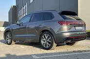 Volkswagen Touareg R-Line Platinum 3