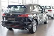 Volkswagen Touareg Base