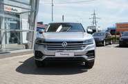 Volkswagen Touareg Base