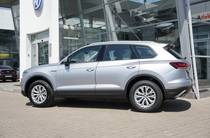 Volkswagen Touareg Base