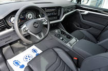 Volkswagen Touareg Base