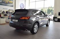 Volkswagen Touareg Base