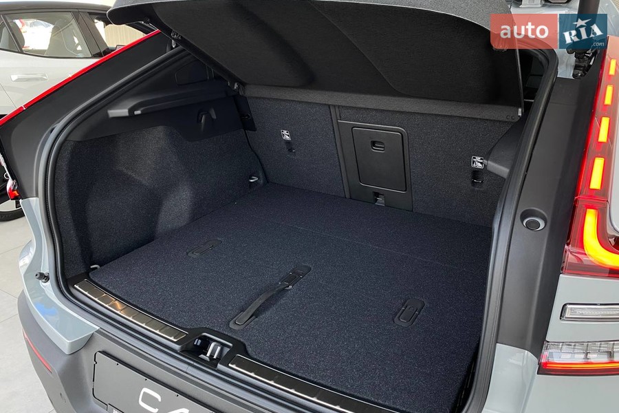 Volvo C40 Recharge - фото 8