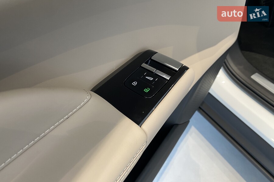 Volvo ES90 - фото 10