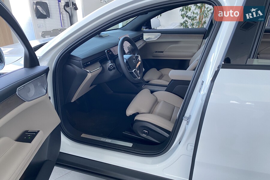 Volvo ES90 - фото 8