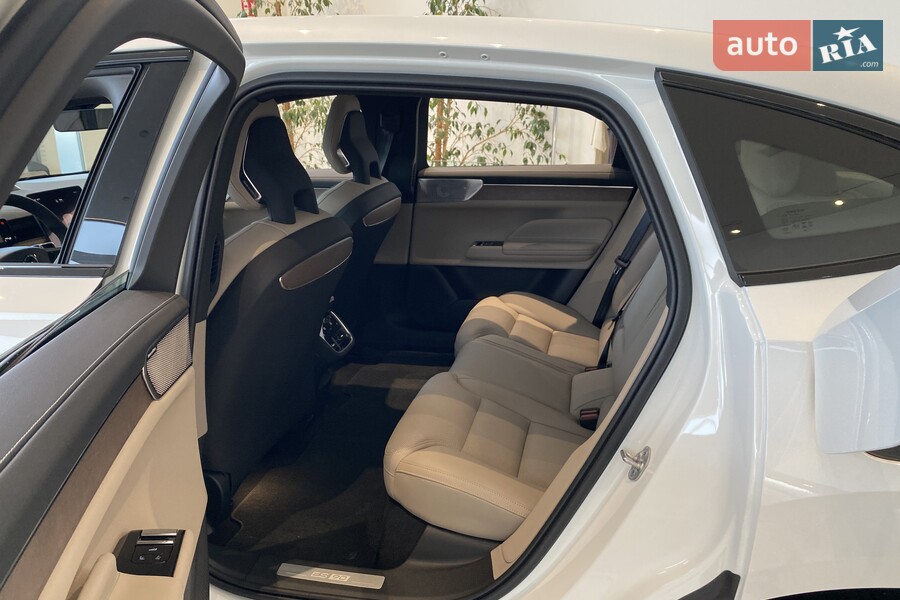 Volvo ES90 - фото 23