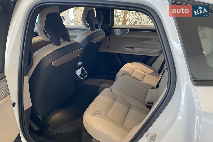 Volvo ES90 - фото 24