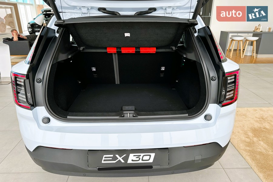 Volvo EX30 - фото 12