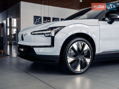 Volvo EX30 2025 Plus