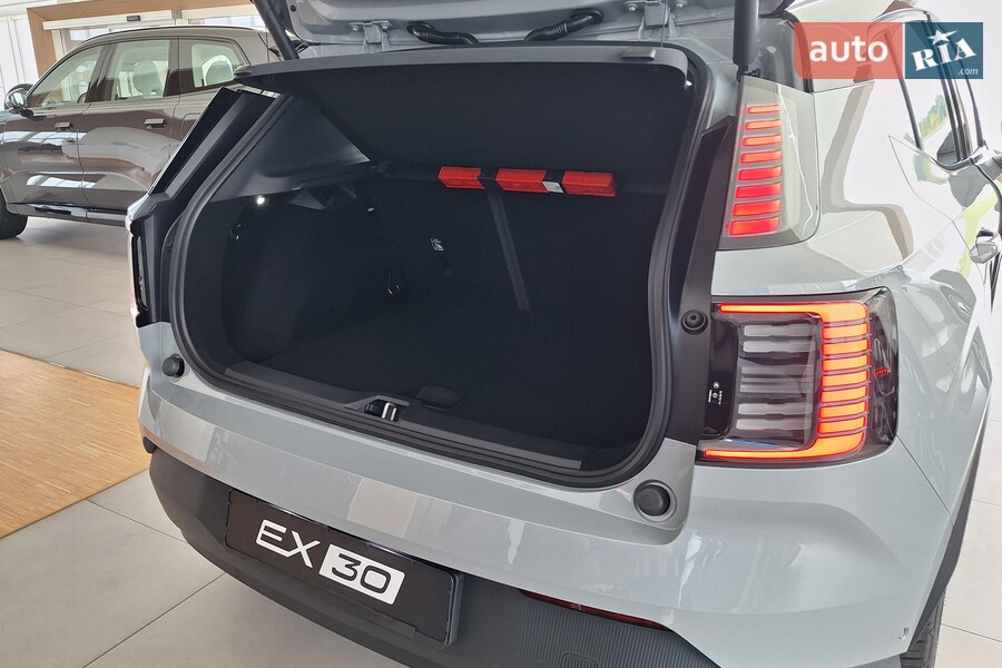 Volvo EX30 - фото 7
