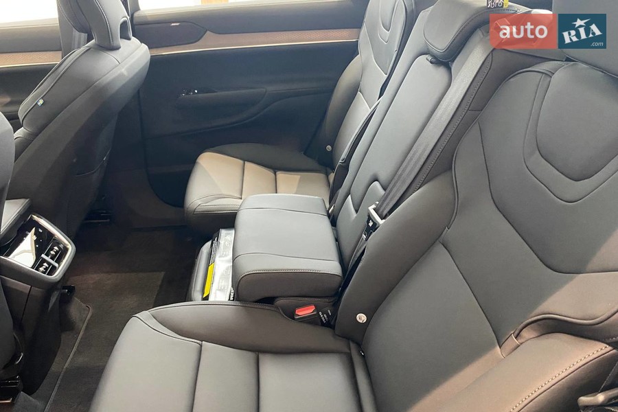 Volvo EX90 - фото 19