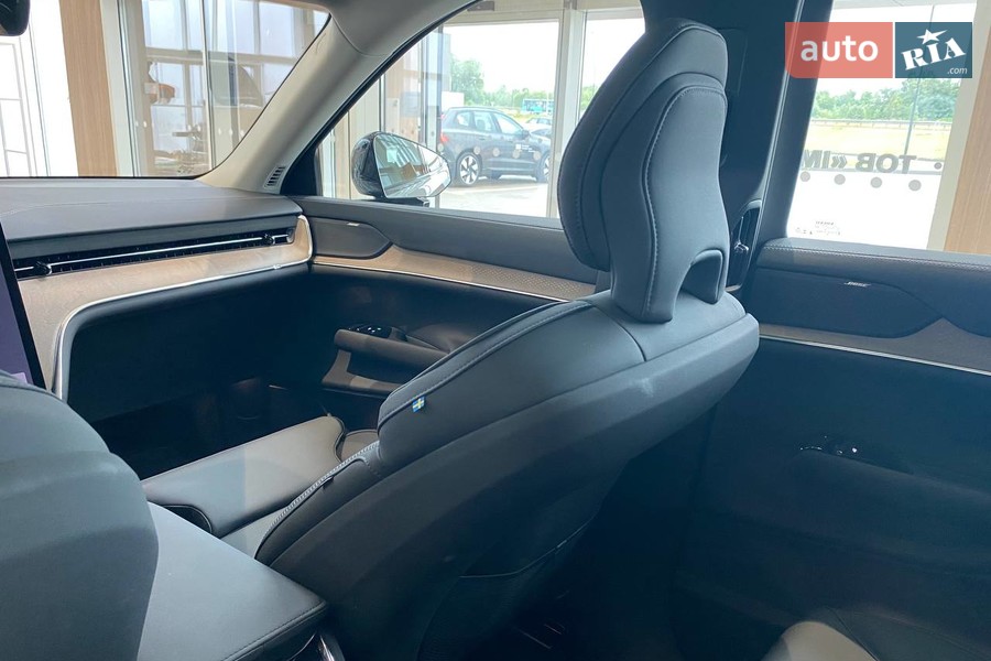 Volvo EX90 - фото 26