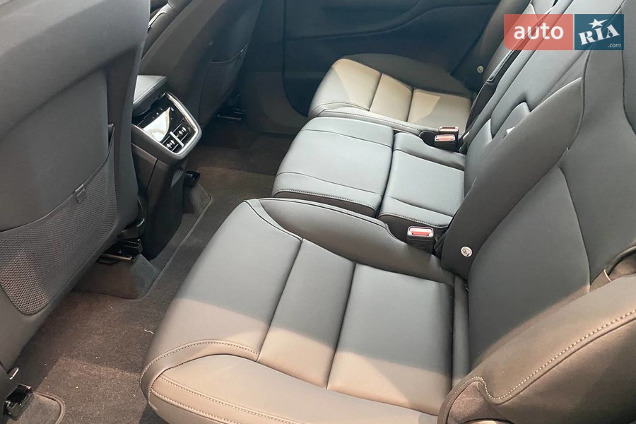 Volvo EX90 - фото 18