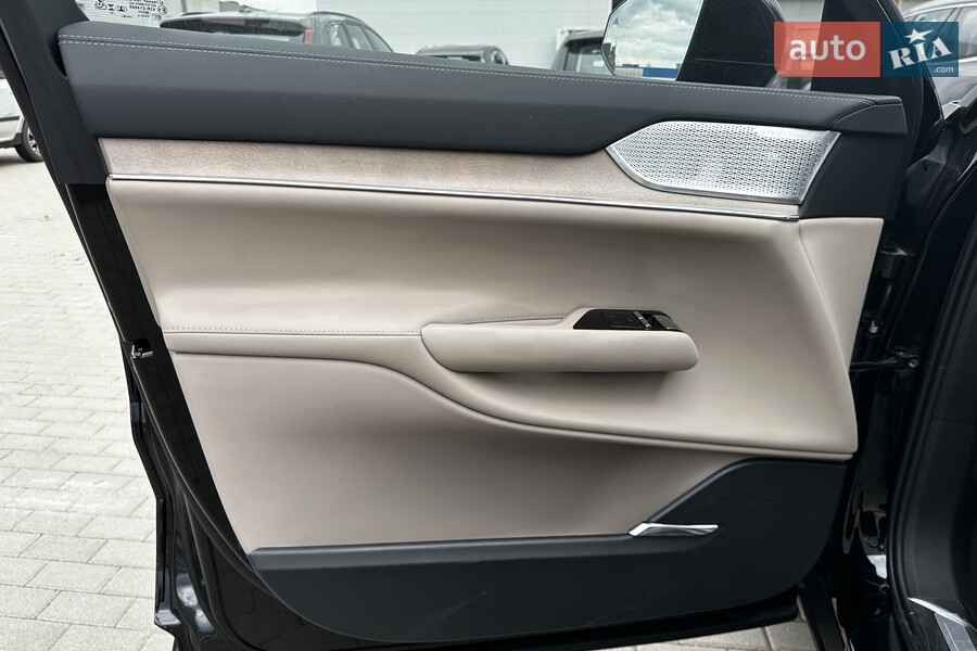 Volvo EX90 - фото 8