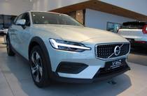 Volvo V60 Cross Country Momentum Pro