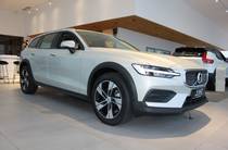 Volvo V60 Cross Country Momentum Pro