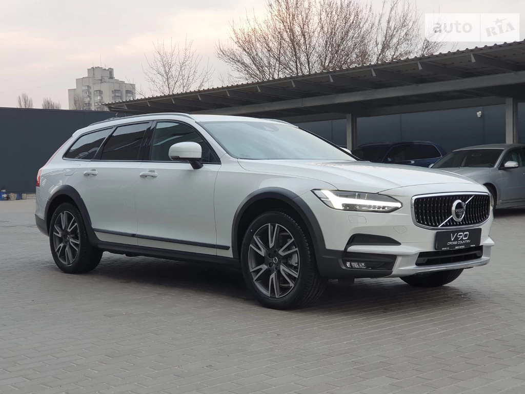 Volvo V90 Pro