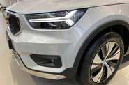 Volvo XC40 Momentum Pro