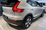 Volvo XC40 Momentum Pro