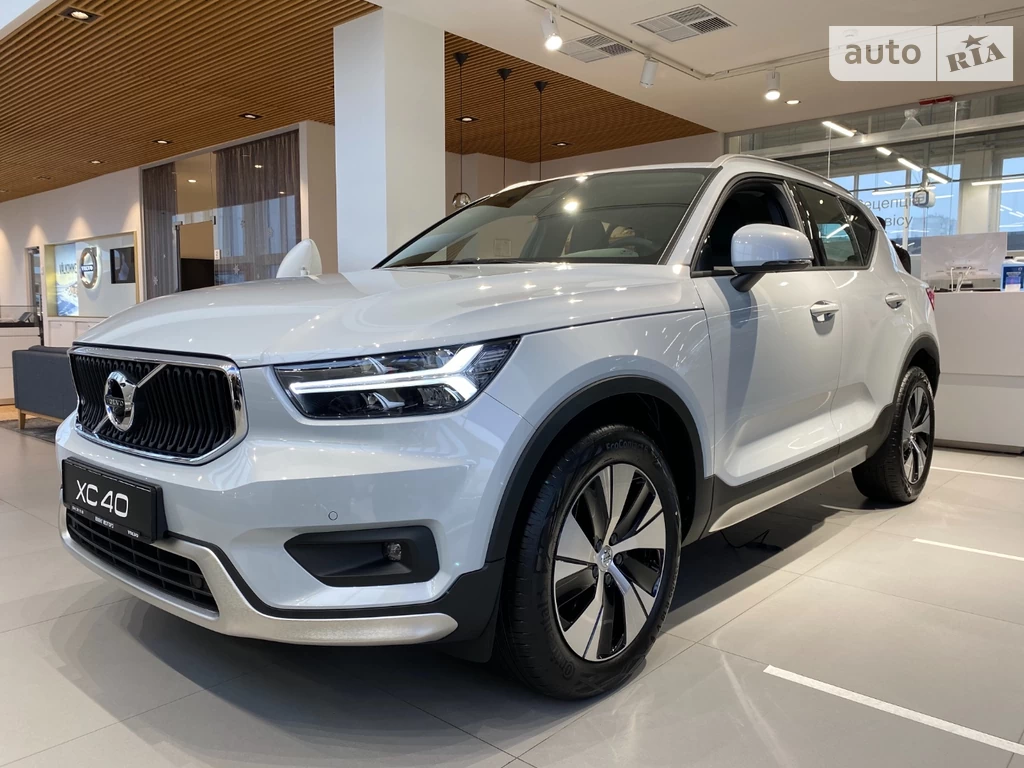 Volvo XC40 Momentum Pro