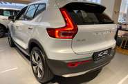 Volvo XC40 Momentum Pro