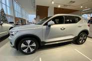 Volvo XC40 Momentum Pro