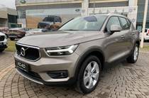 Volvo XC40 Momentum Pro