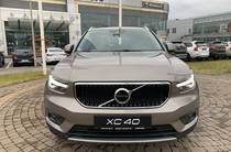 Volvo XC40 Momentum Pro