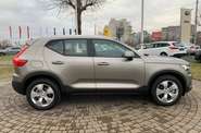 Volvo XC40 Momentum Pro