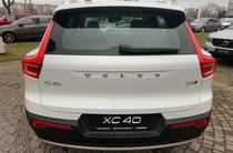 Volvo XC40 Momentum Pro