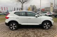 Volvo XC40 Momentum Pro