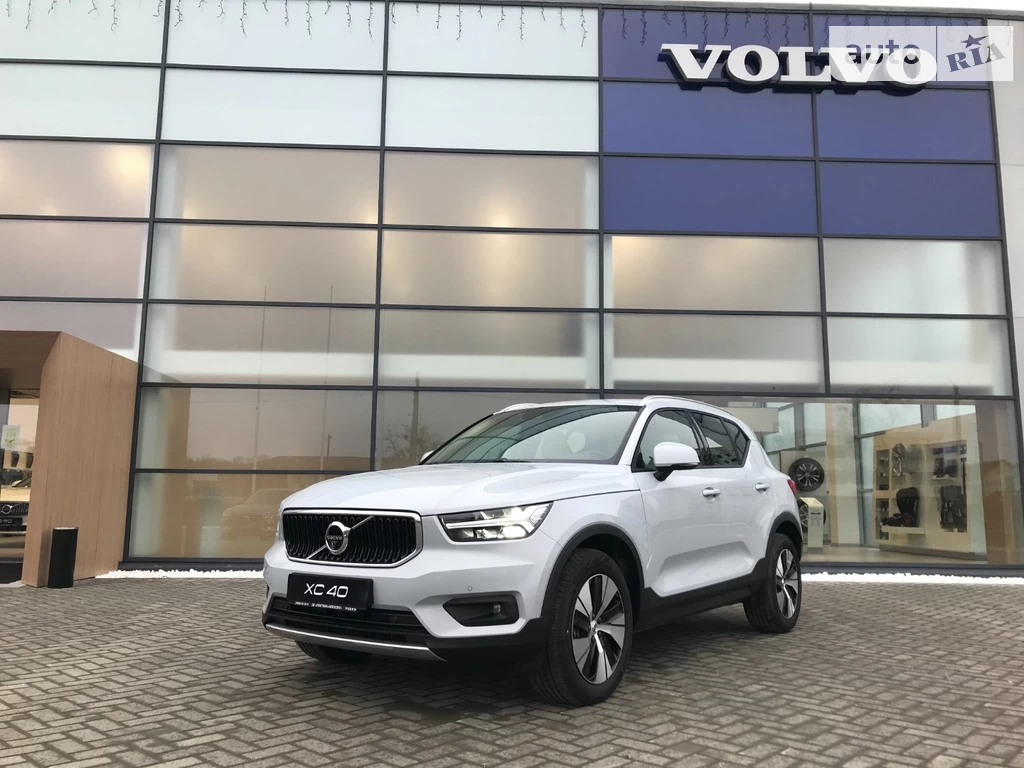 Volvo XC40 Momentum Pro