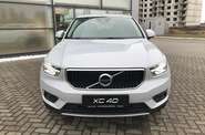 Volvo XC40 Momentum Pro