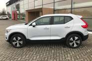 Volvo XC40 Momentum Pro