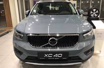 Volvo XC40 Momentum Pro